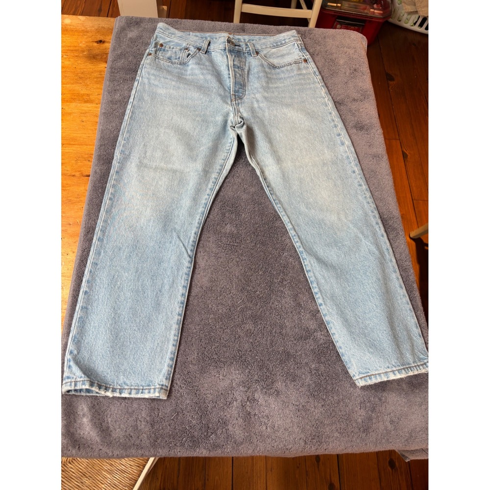 Levis 501 Original Fit Light Wash Straight Leg Button Fly Jeans Blue